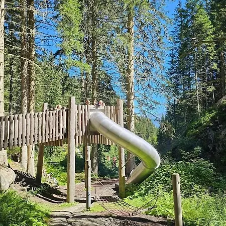 Hutberg Luxe Family *