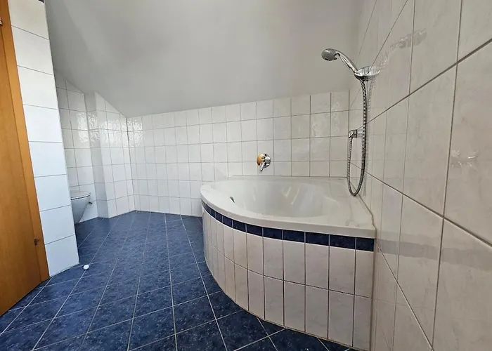 Hutberg Luxe Family Chalet *